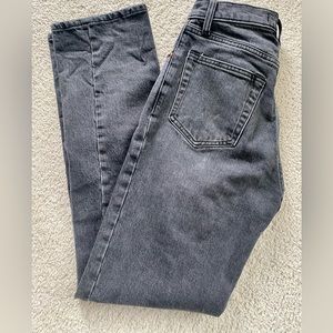 Abercrombie Ultra High Rise 90’s Straight Jeans in Black